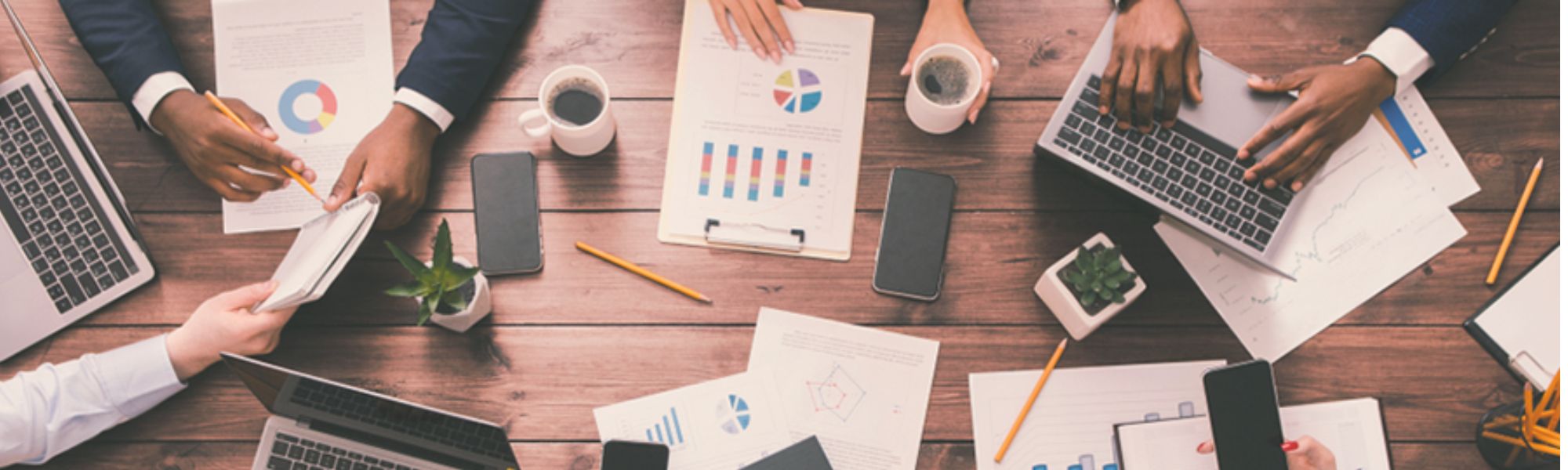 Após a contagem física de estoques ou ativos patrimoniais, os dados coletados precisam ser analisados, interpretados e convertidos em insights estratégicos. Negócios que não dão a devida atenção a essa fase perdem a oportunidade de corrigir falhas, reduzir custos e planejar de forma mais inteligente. 